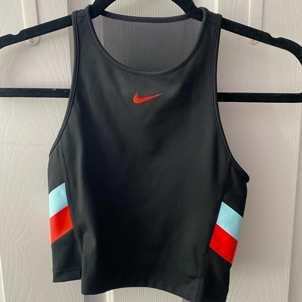 Nike sports top